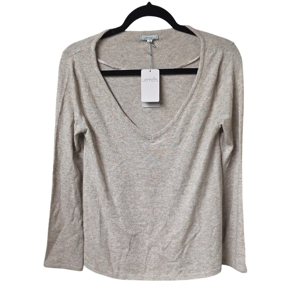 Lemon Beige V-Neck Long Sleeve Top Womens Size Small NWT